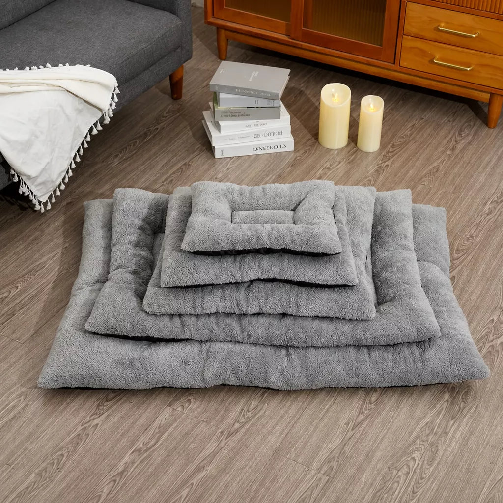 Cozy Winter Bed for Dogs and Cats